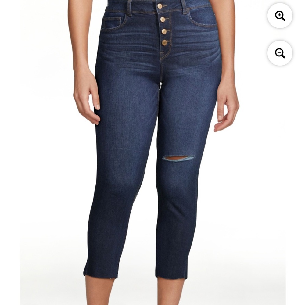 Time and Tru Women’s High Rise Button Fly Distressed Skinny Ankle Jeans Size 14